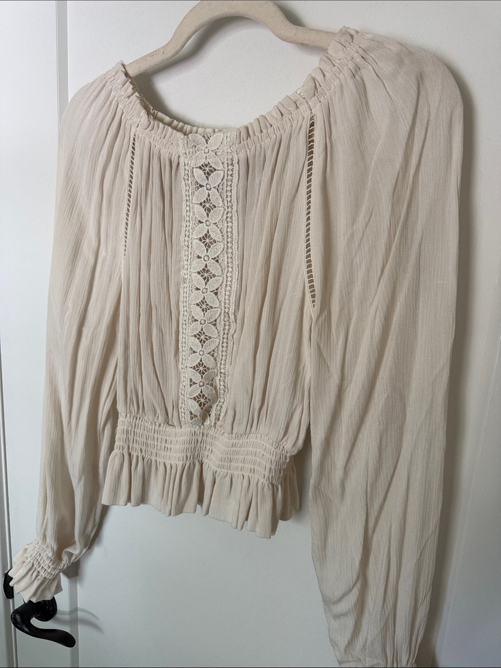 H&M Cream Long-Sleeve Peasant Top with Lace Inset - Picture 2 of 4
